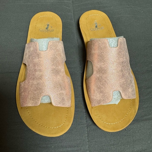 Corkys Women's Metallic Pink and Tan Slide Sandals - Picture 2 of 6